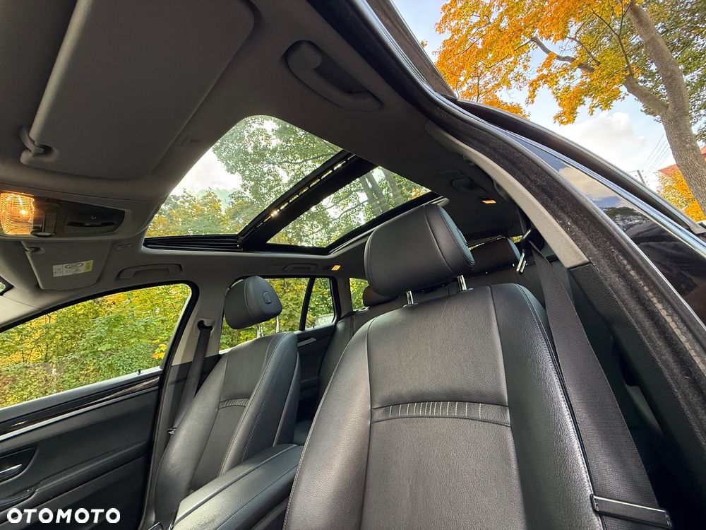BMW Seria 5 525d Sport-Aut Modern Line - 13