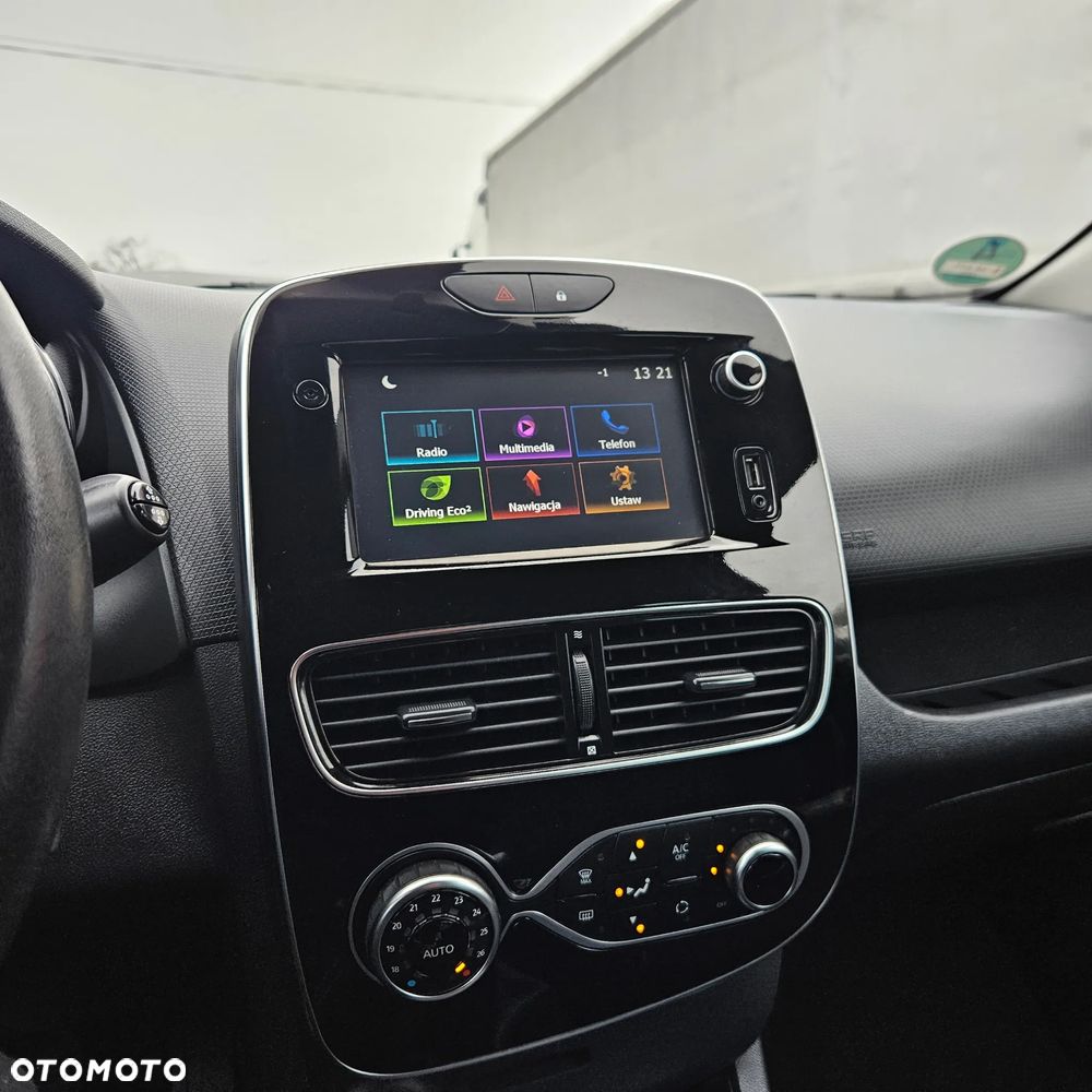 Renault Clio 1.2 16V 75 LIMITED - 21