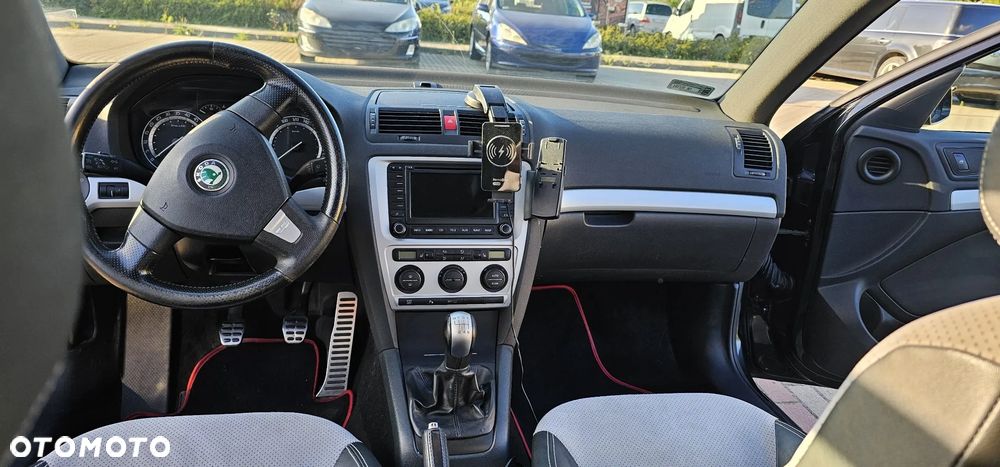Skoda Octavia 2.0 TFSI RS - 10