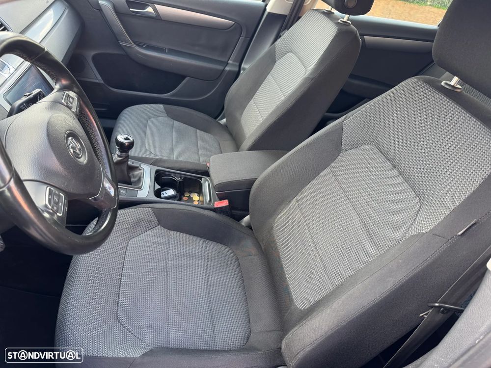 VW Passat Variant 1.6 TDI BlueMotion Comfortline - 8