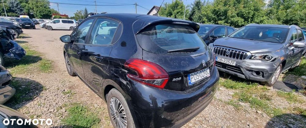 Peugeot 208 - 4