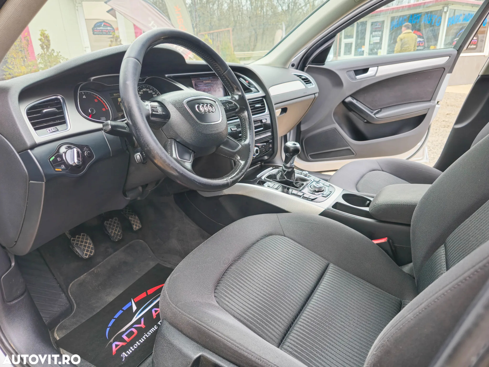 Audi A4 Avant 2.0 TDI DPF Ambiente - 10