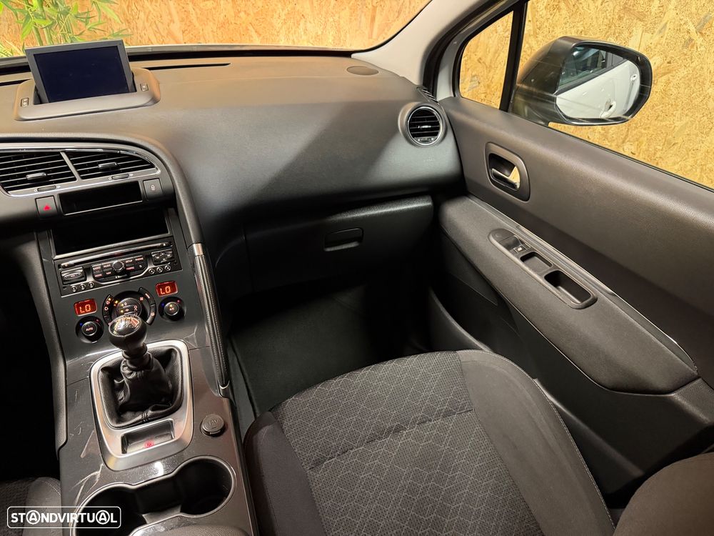 Peugeot 3008 1.6 HDi Style - 16