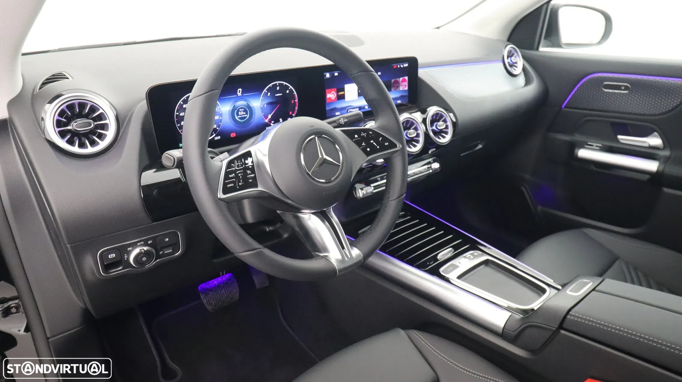 Mercedes-Benz GLA 200 d Progressive - 24