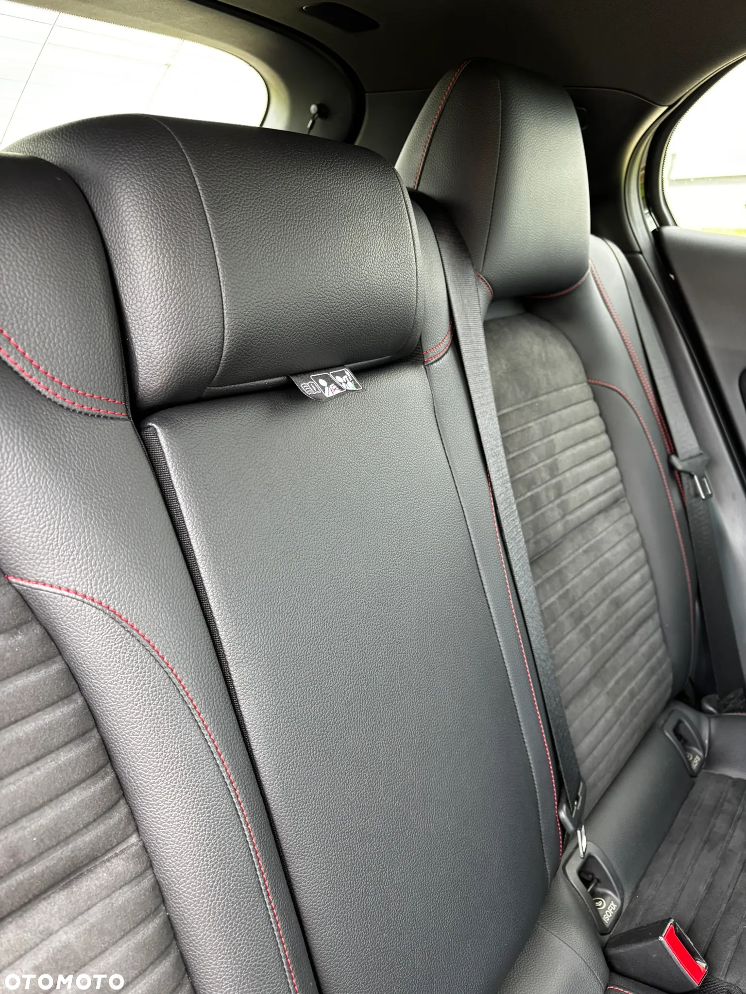 Mercedes-Benz GLA 250 4-Matic - 8