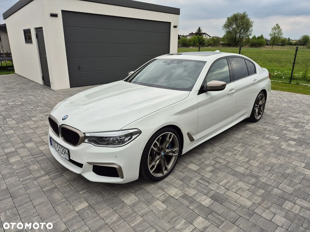 BMW Seria 5 M550i xDrive sport - 11