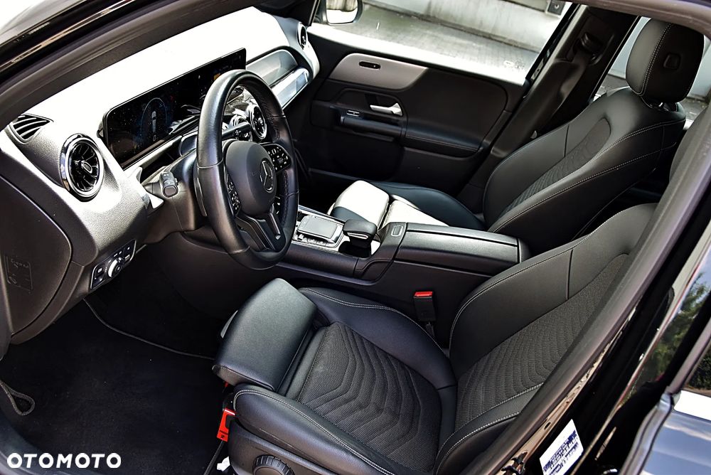 Mercedes-Benz GLB 200 7G-DCT - 15