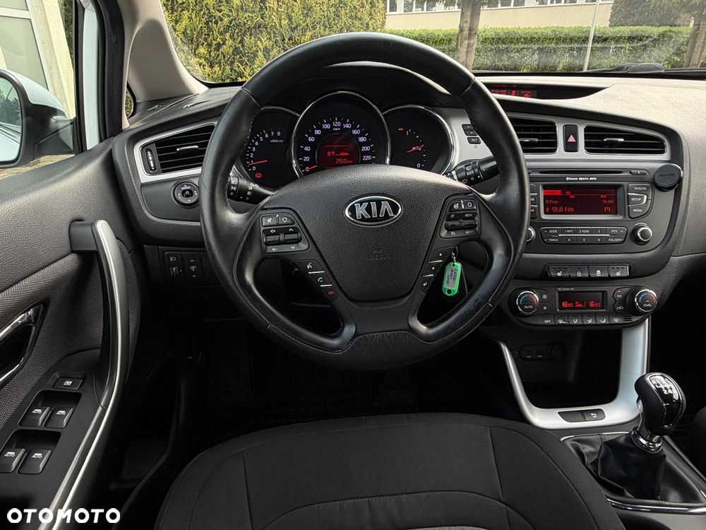 Kia Ceed 1.6 GDI Fifa World Cup Edition - 33