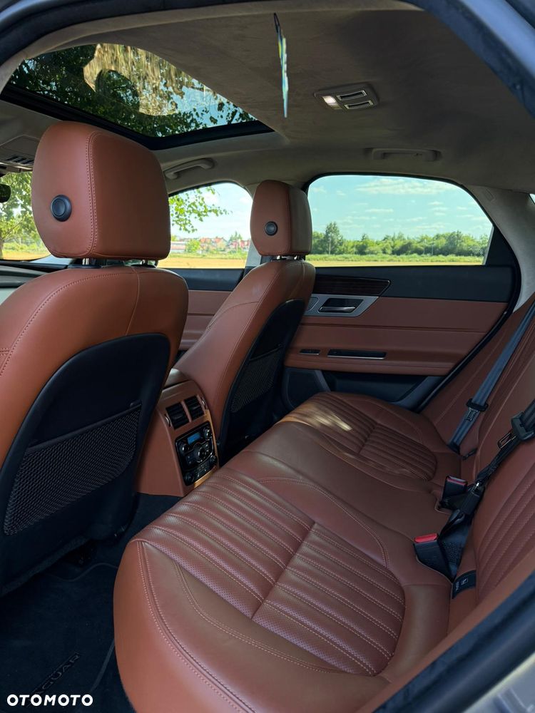 Jaguar XF 20d Prestige - 20