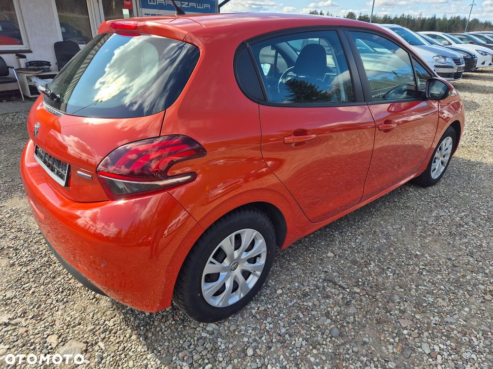 Peugeot 208 - 6