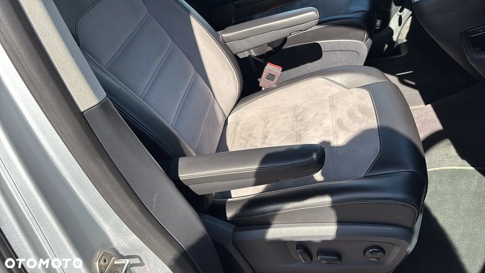 Volkswagen Multivan - 28