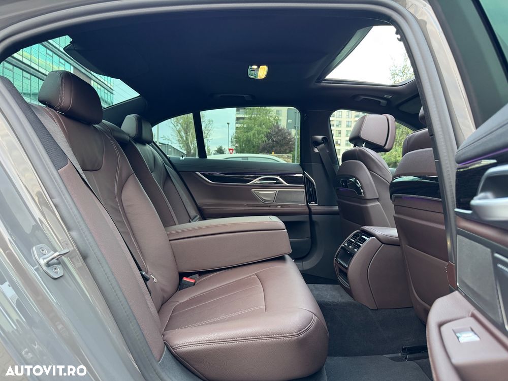 BMW Seria 7 745e - 28