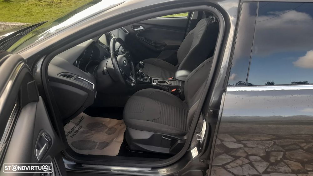 Ford Focus SW 1.0 SCTi Titanium - 17