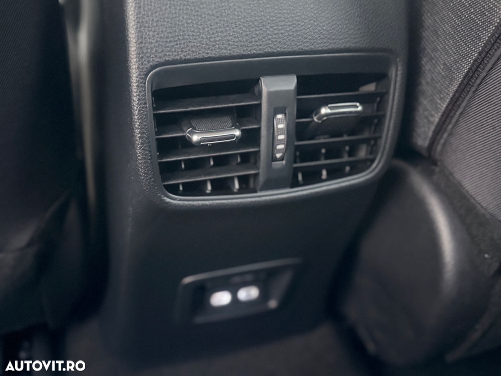 Toyota Corolla 1.8 HSD Business - 24