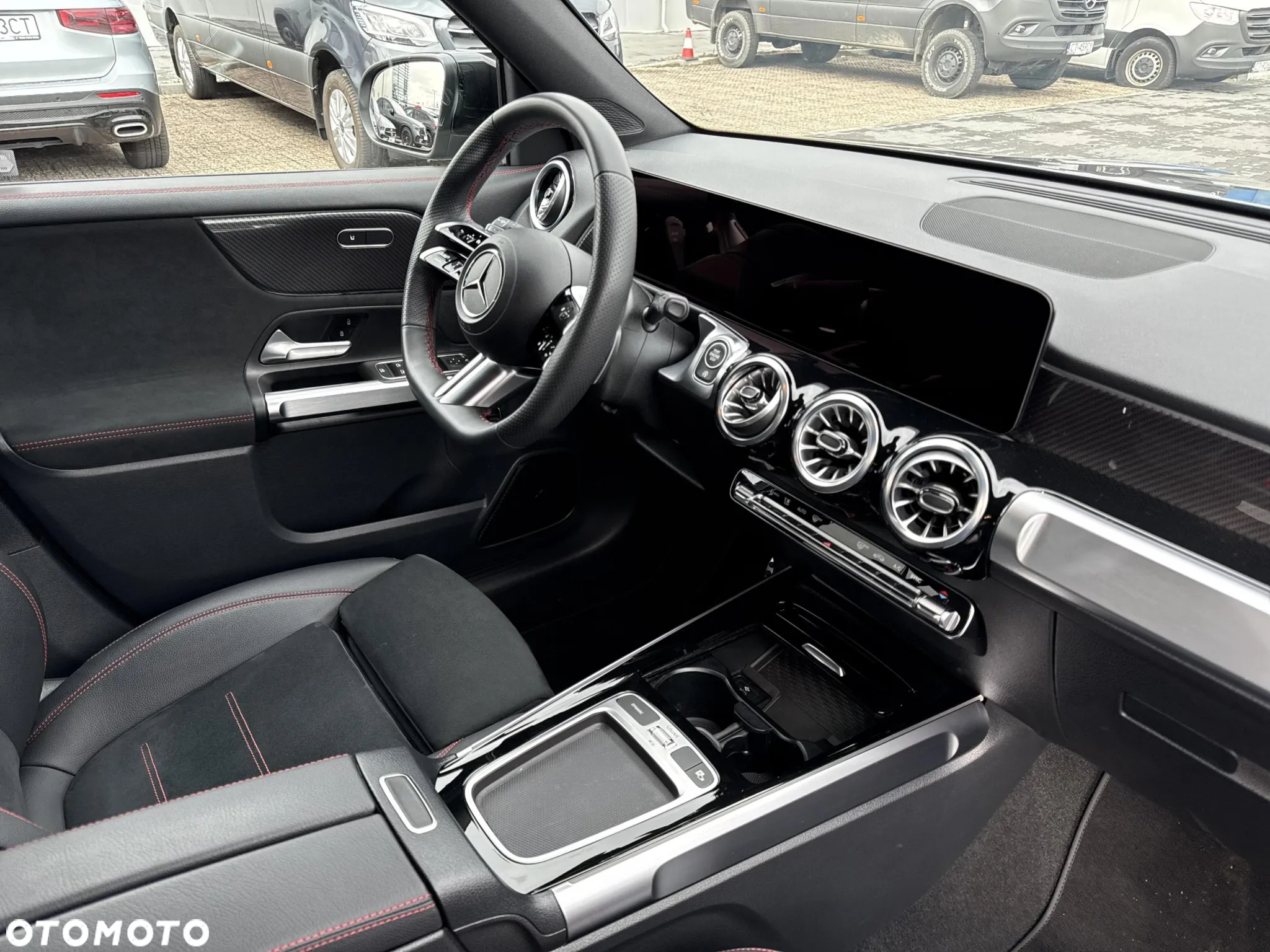 Mercedes-Benz GLB 200 7G-DCT AMG Line - 20
