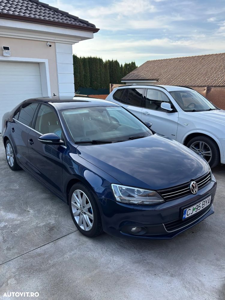 Volkswagen Jetta 2.0 TDI DSG Highline - 16