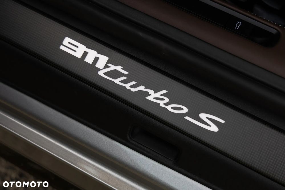 Porsche 911 Turbo S - 18