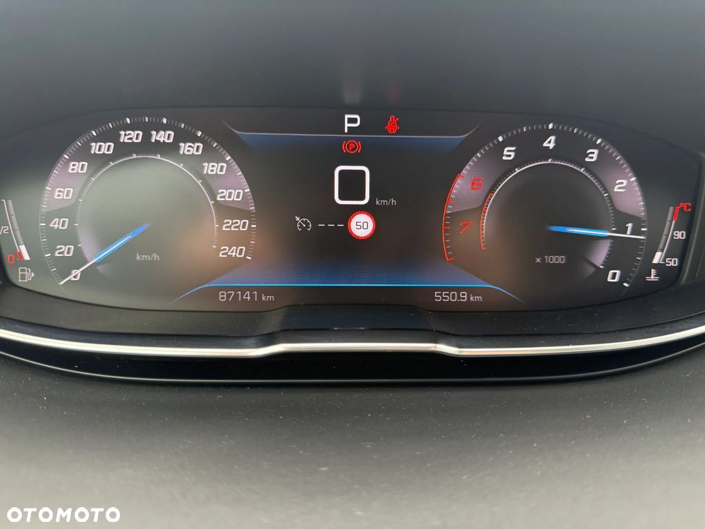 Peugeot 3008 1.2 PureTech Active Pack S&S EAT8 - 28