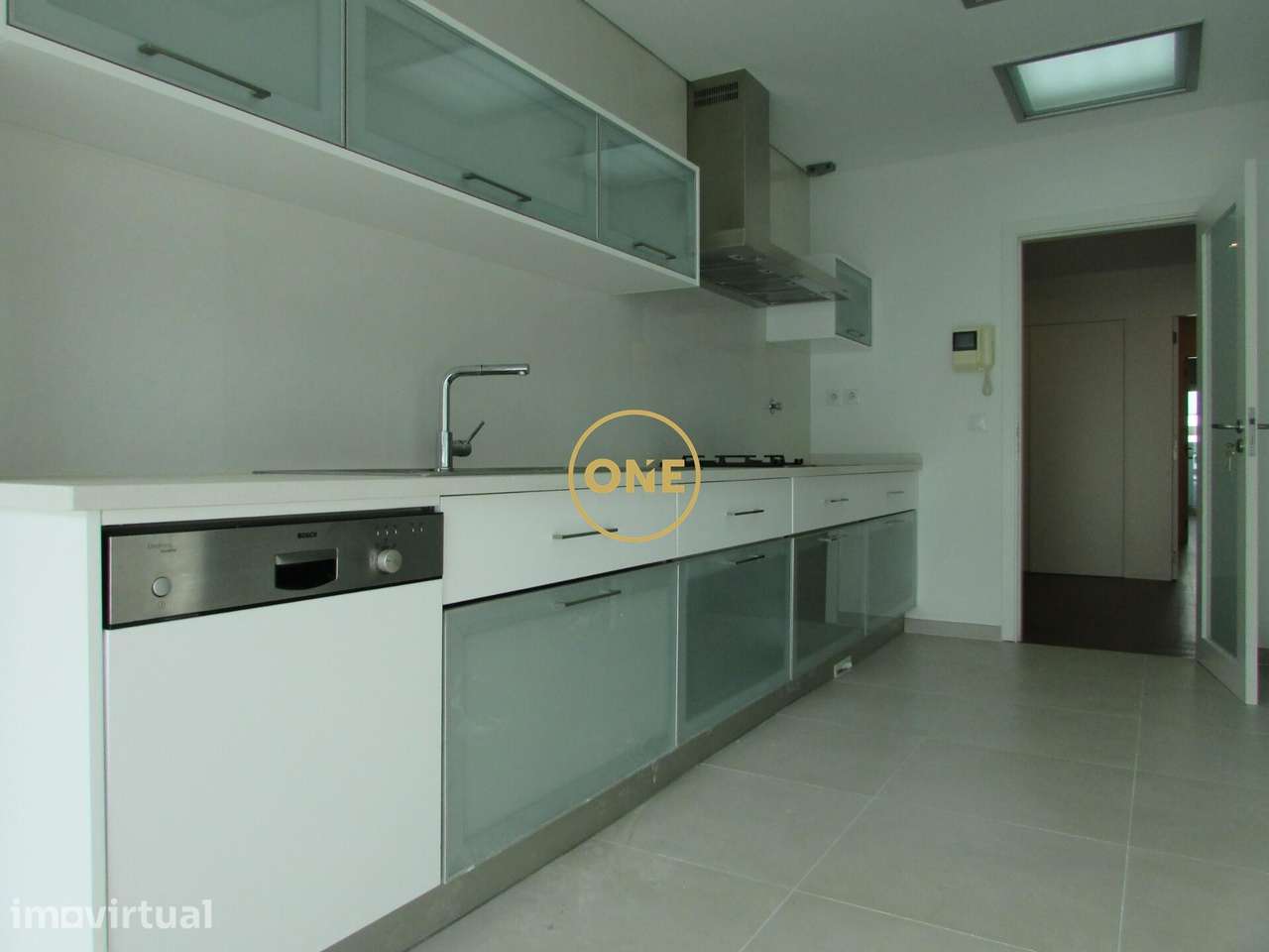Apartamento T3 Luxo, junto ao colégio D. Diogo, condomínio privado com - Grande imagem: 4/60