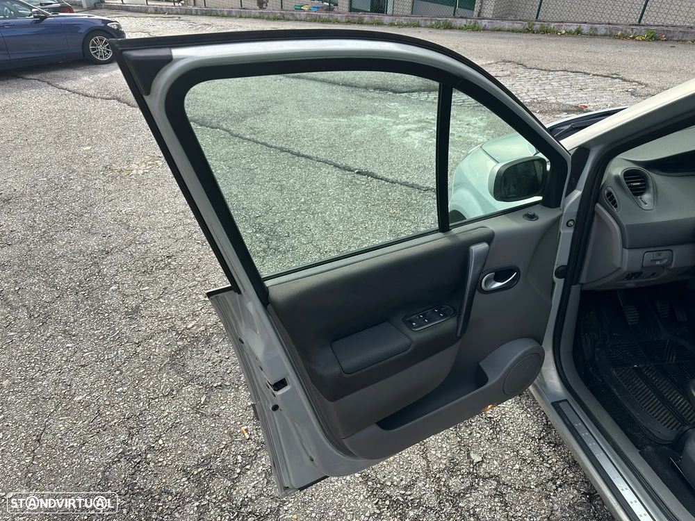 Renault Scénic 1.5 dCi Confort Privilége - 13