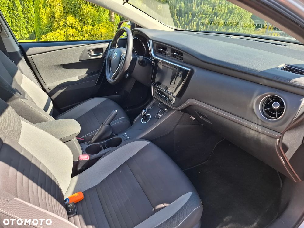 Toyota Auris - 13