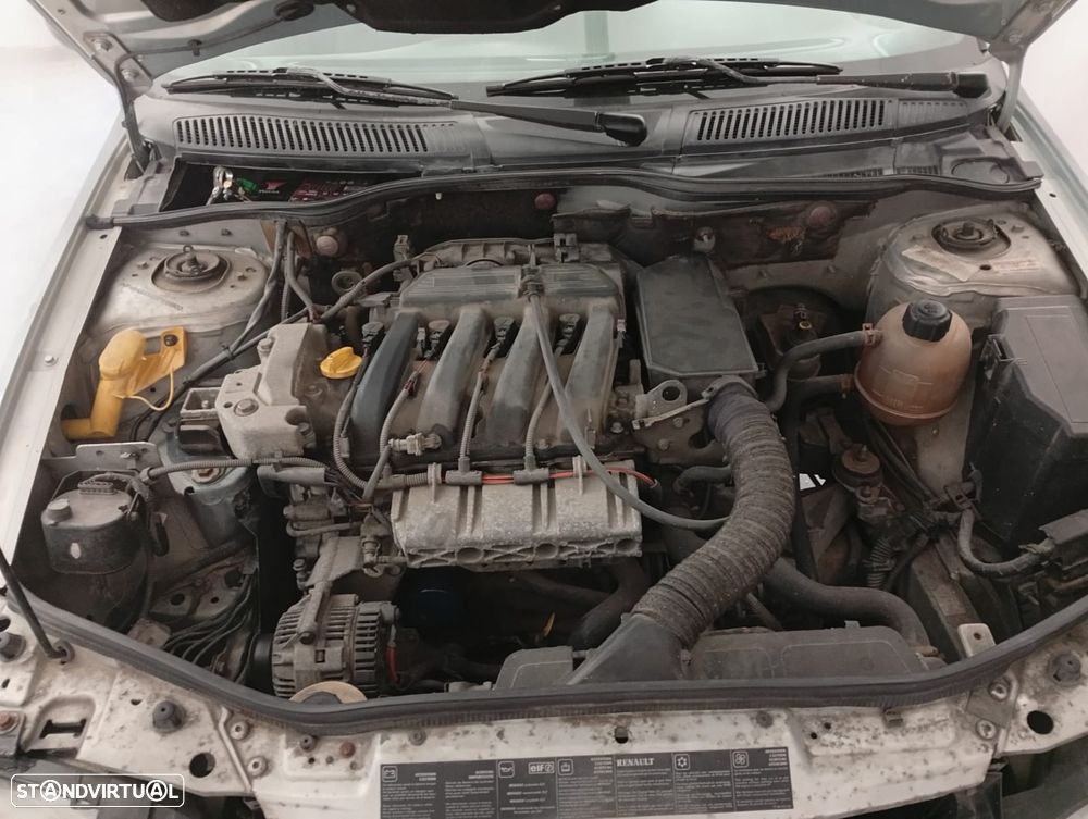 Renault Mégane 1.4 16V Authentic - 7