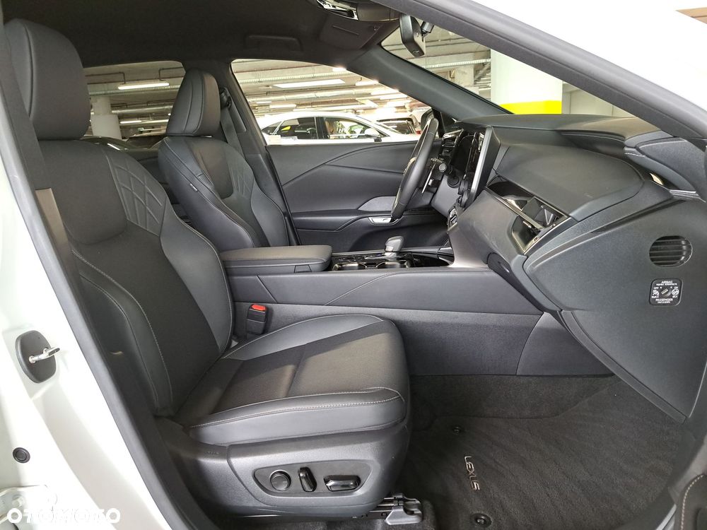 Lexus RX - 16