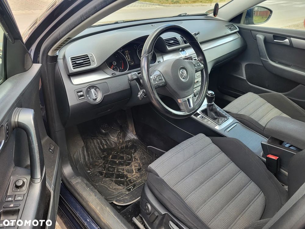 Volkswagen Passat 2.0 TDI Highline - 18