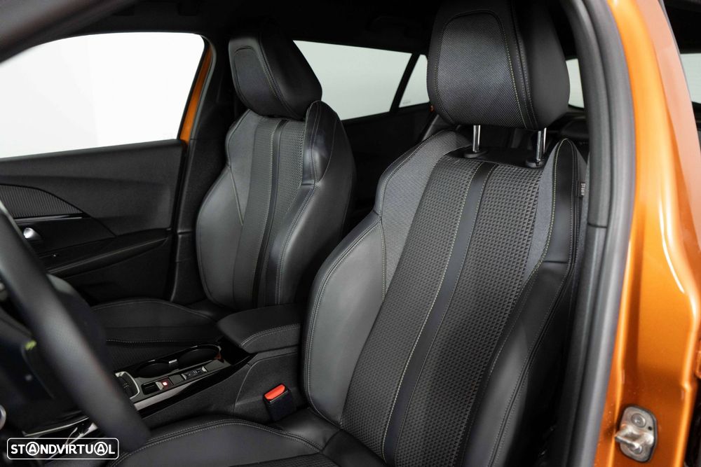 Peugeot 2008 1.2 PureTech GT - 8