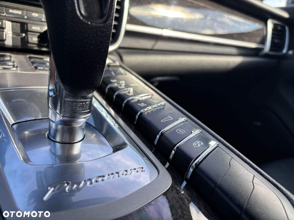 Porsche Panamera 4S - 19