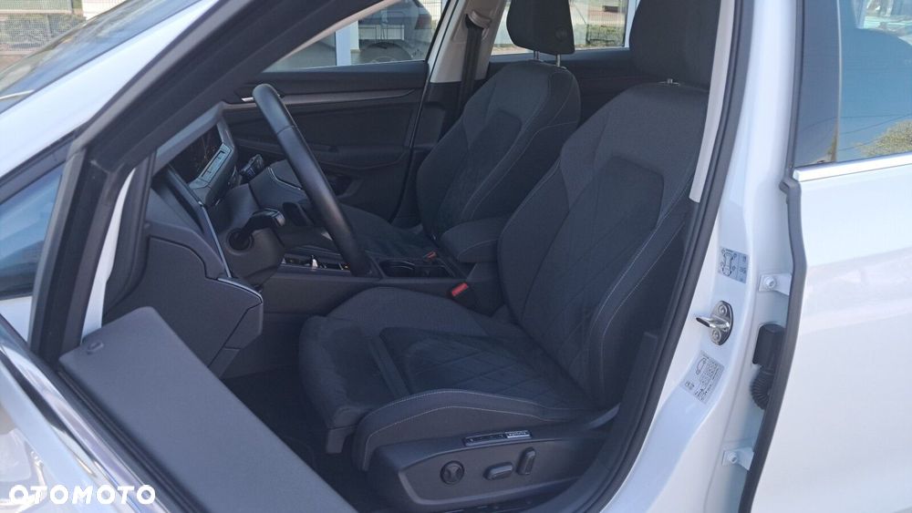 Volkswagen Golf 1.5 eTSI Style DSG - 12