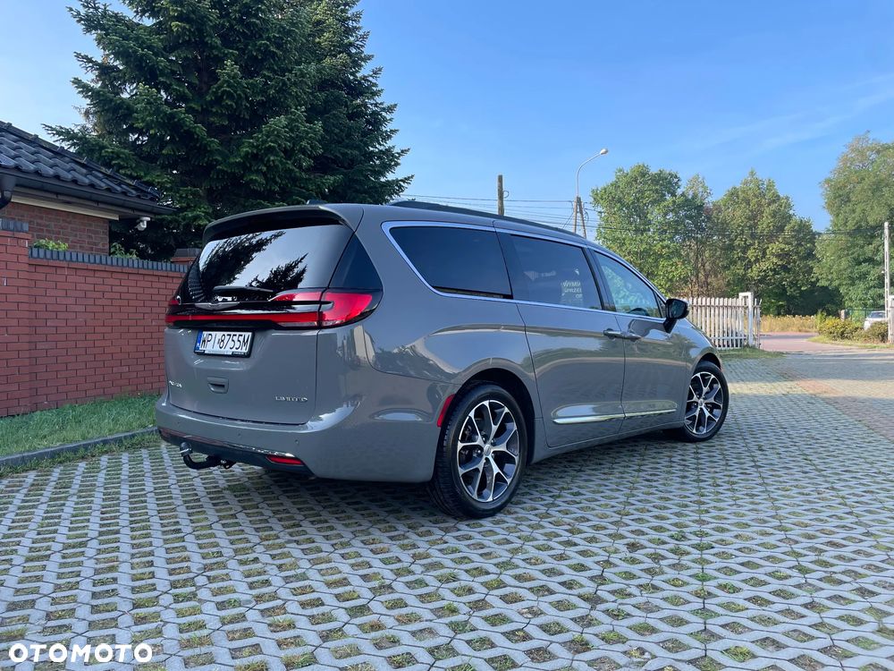 Chrysler Pacifica - 5