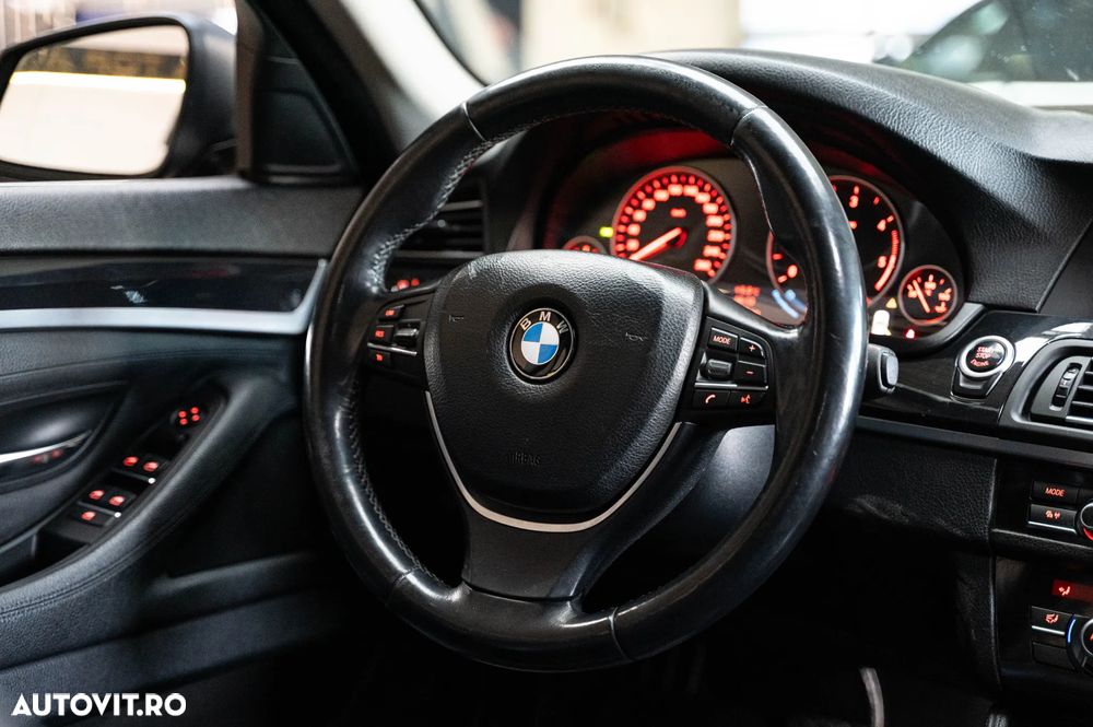 BMW Seria 5 520d Sport-Aut. - 14