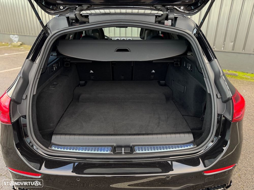 Mercedes-Benz C 63 AMG S E Performance 4Matic - 24