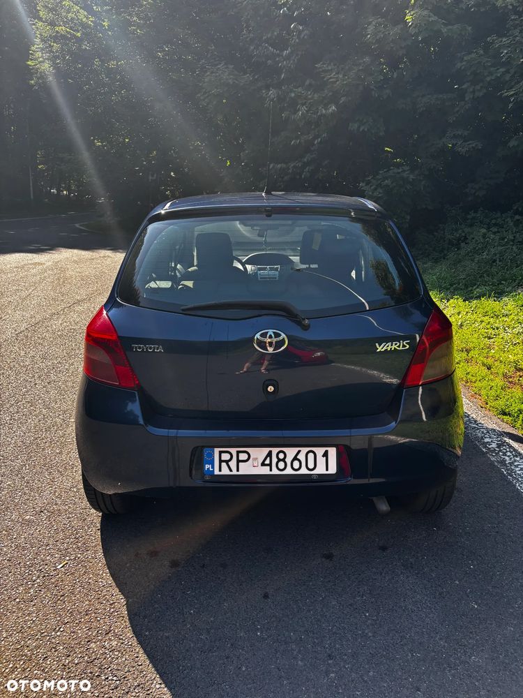 Toyota Yaris 1.0 Luna A/C - 4