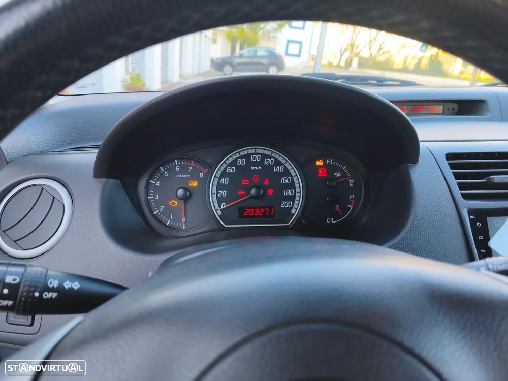 Suzuki Swift 1.3 16V GL - 1