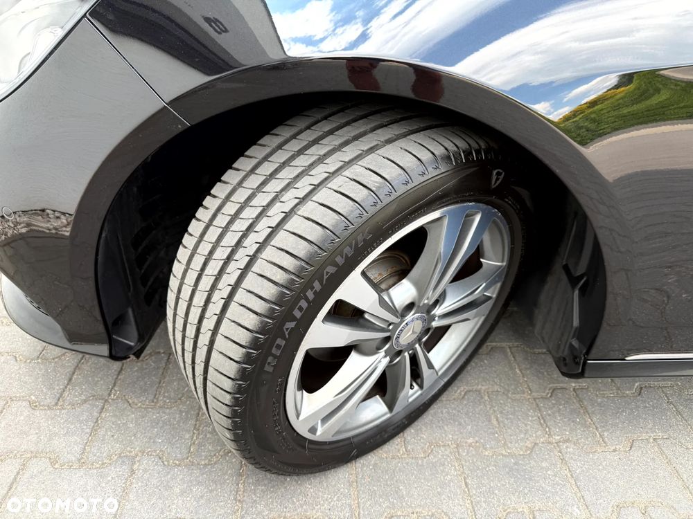 Mercedes-Benz Klasa E 220 CDI DPF BlueEFFICIENCY Automatik Avantgarde - 33
