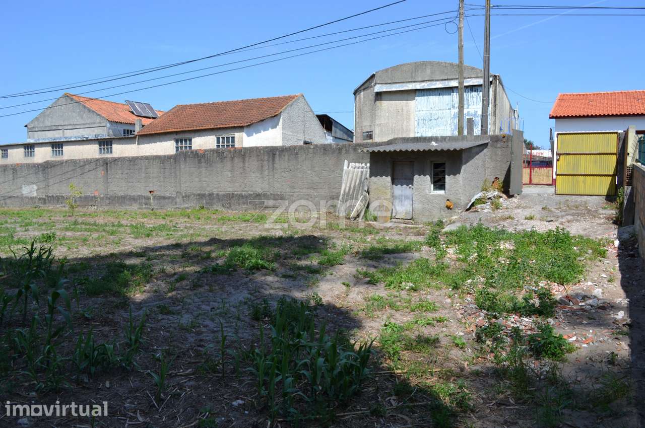 Terreno rústico com 885m2 - Grande imagem: 2/7