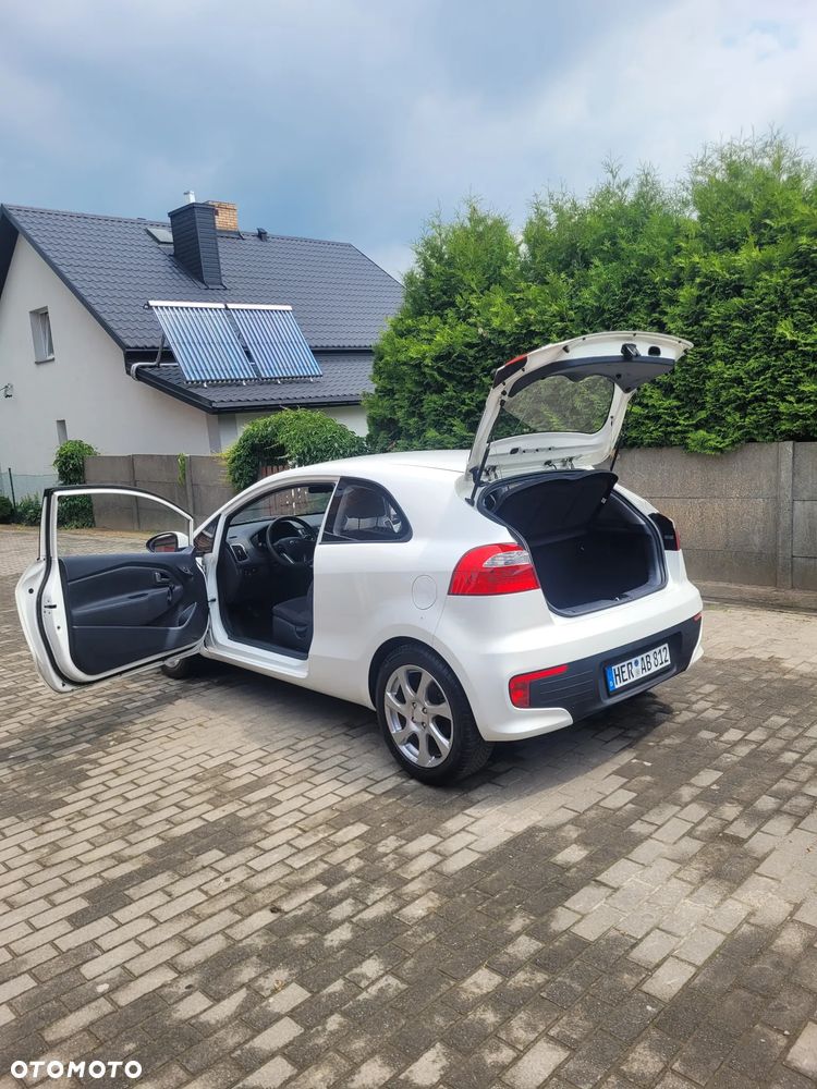 Kia Rio - 10