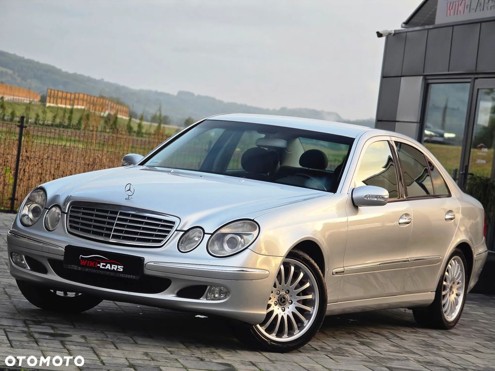 Mercedes-Benz E-Class 2004 photo 4