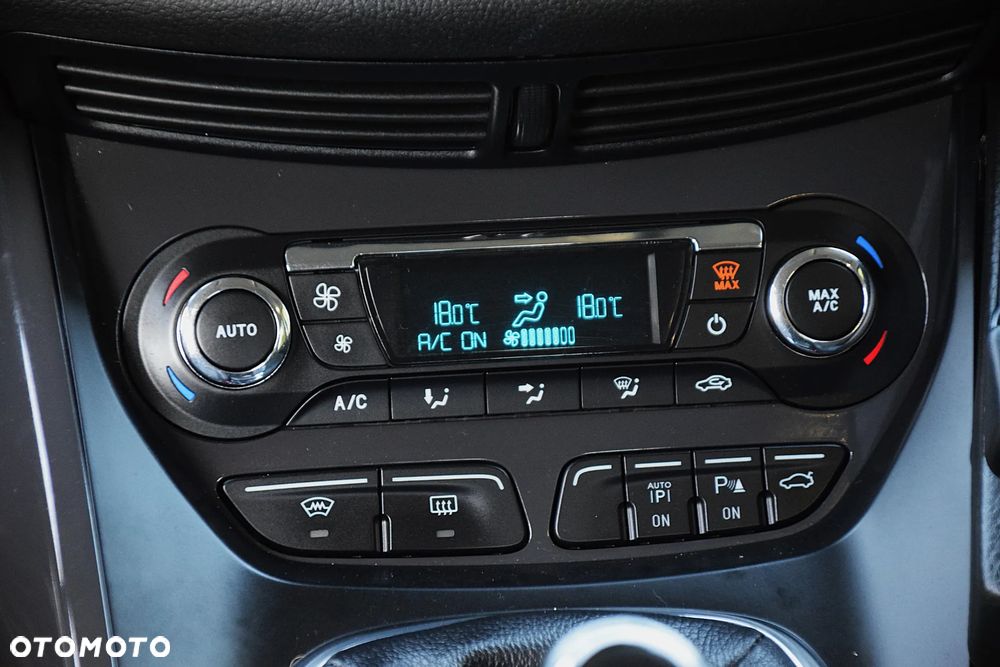 Ford Kuga 2.0 TDCi 4x4 Titanium - 29