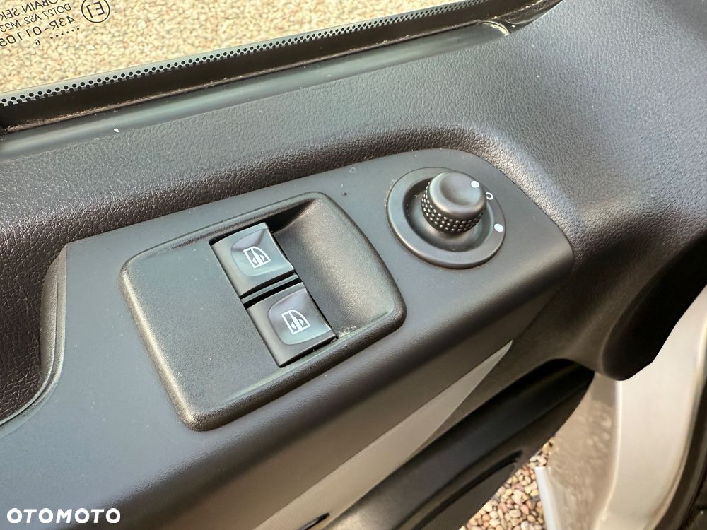Renault Trafic - 26