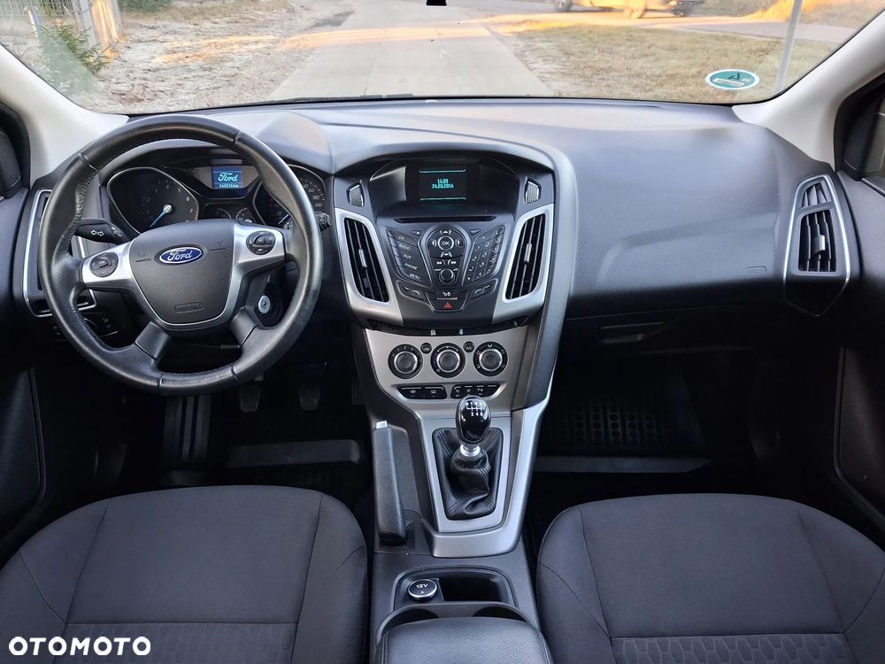 Ford Focus 1.0 EcoBoost Trend - 32