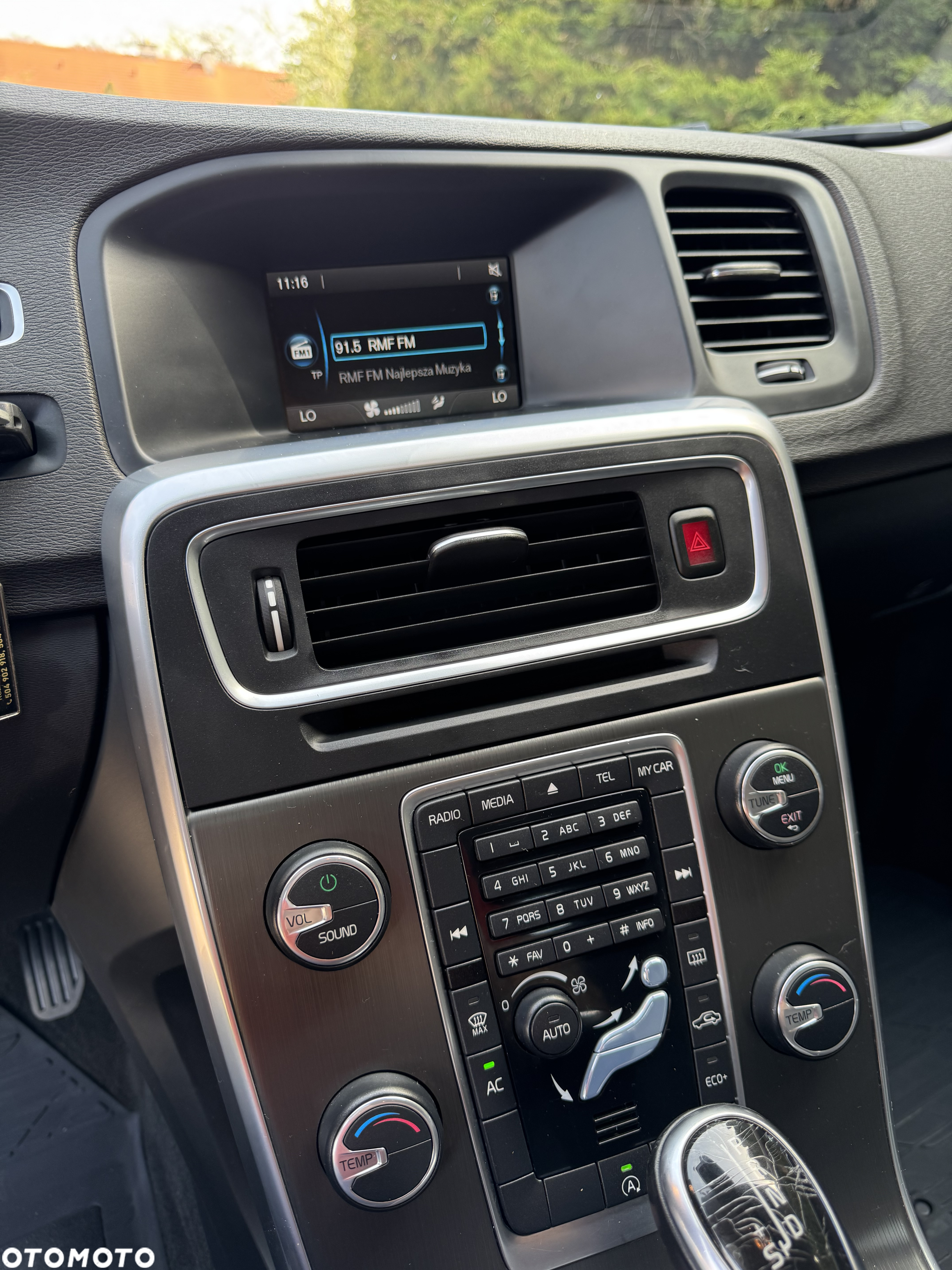 Volvo V60 D4 Drive-E Momentum - 16