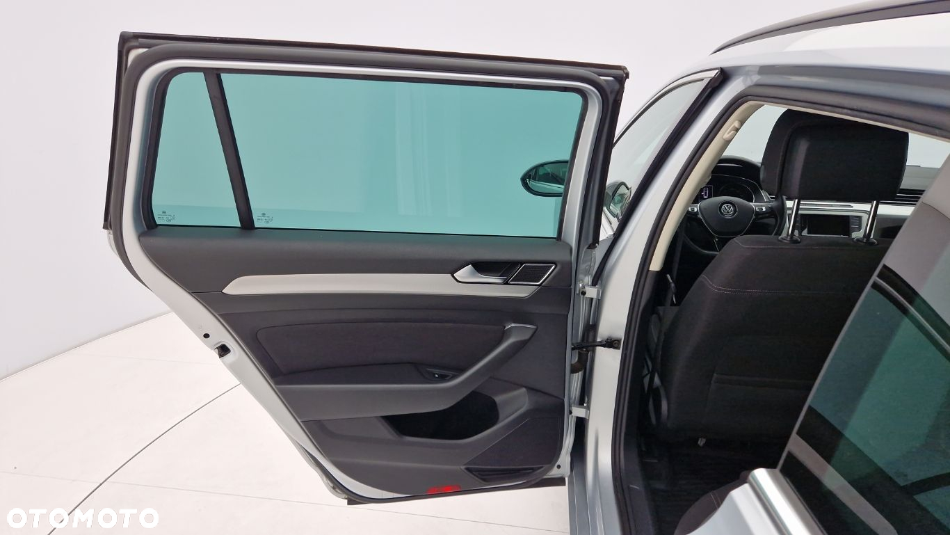 Volkswagen Passat 2.0 TDI BMT Comfortline - 22