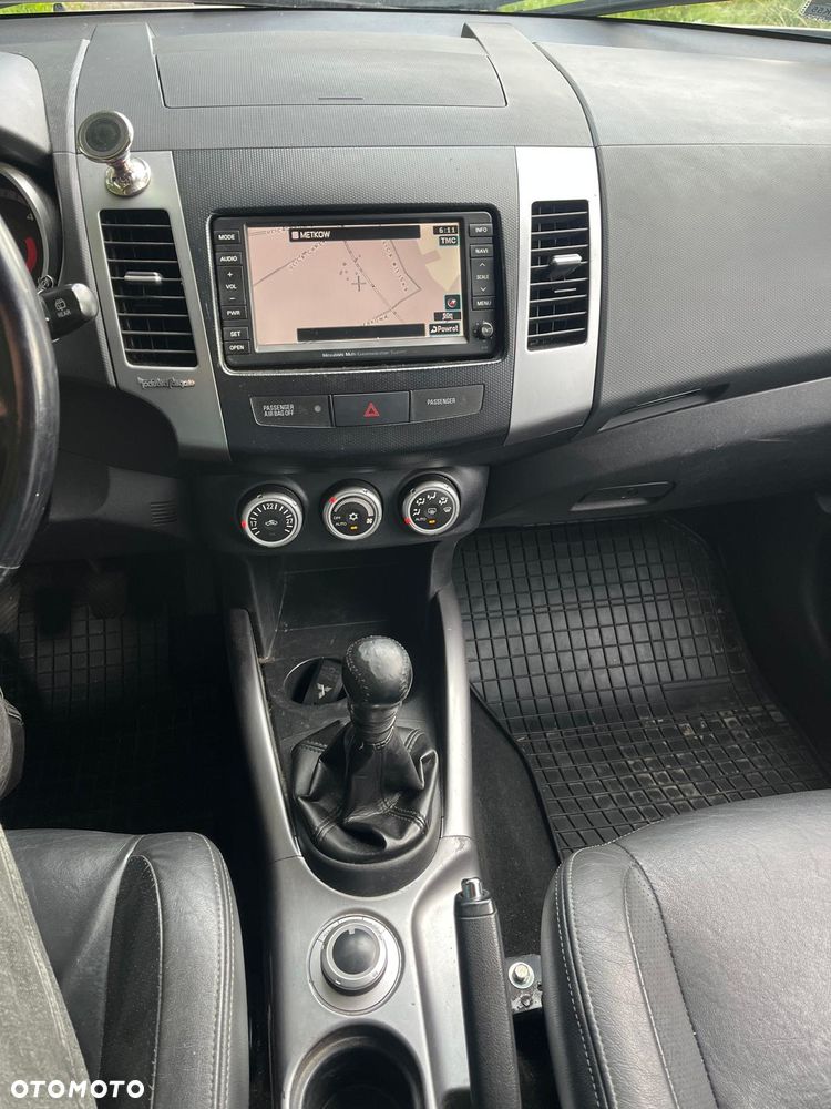 Mitsubishi Outlander 2.0 DID Instyle NAVI - 12