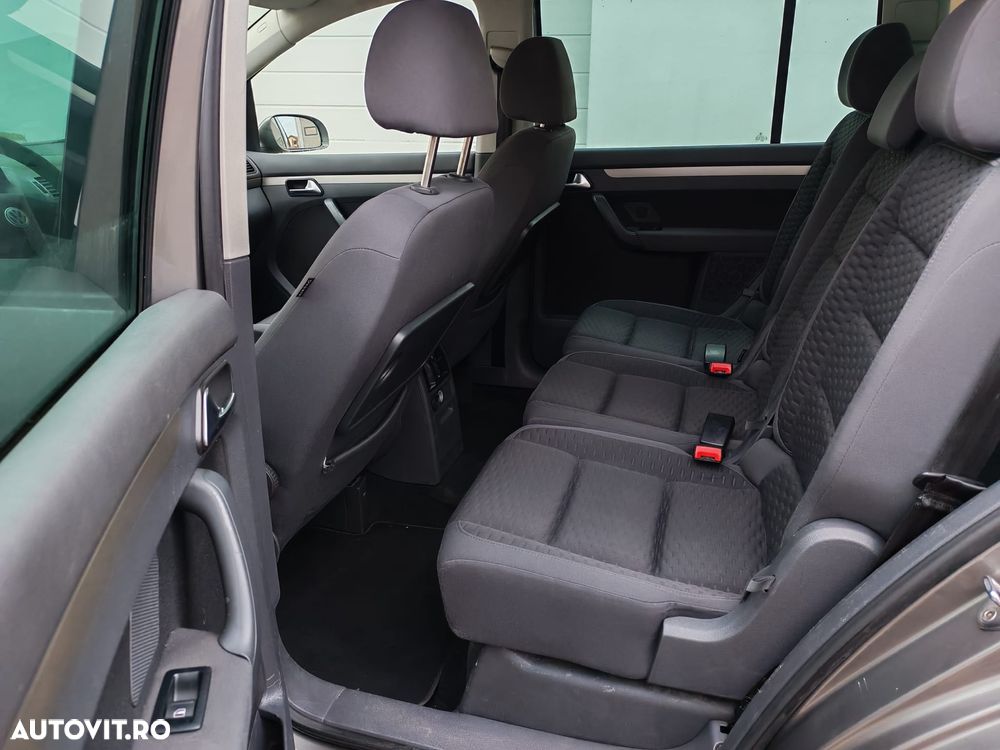 Volkswagen Touran 1.9 TDI DSG Highline - 8