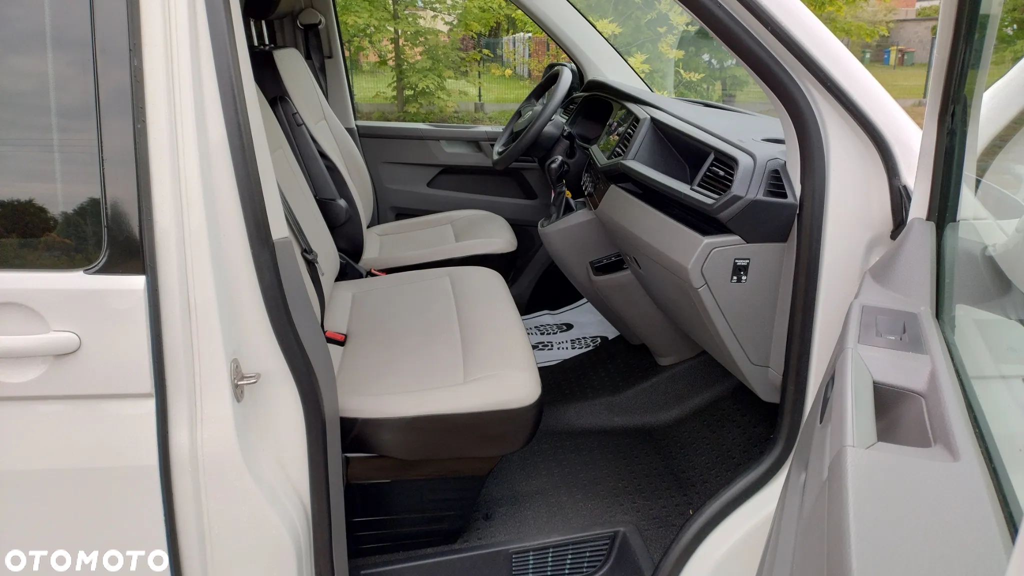 Volkswagen Transporter Caravelle DSG Kurz Trendline - 15