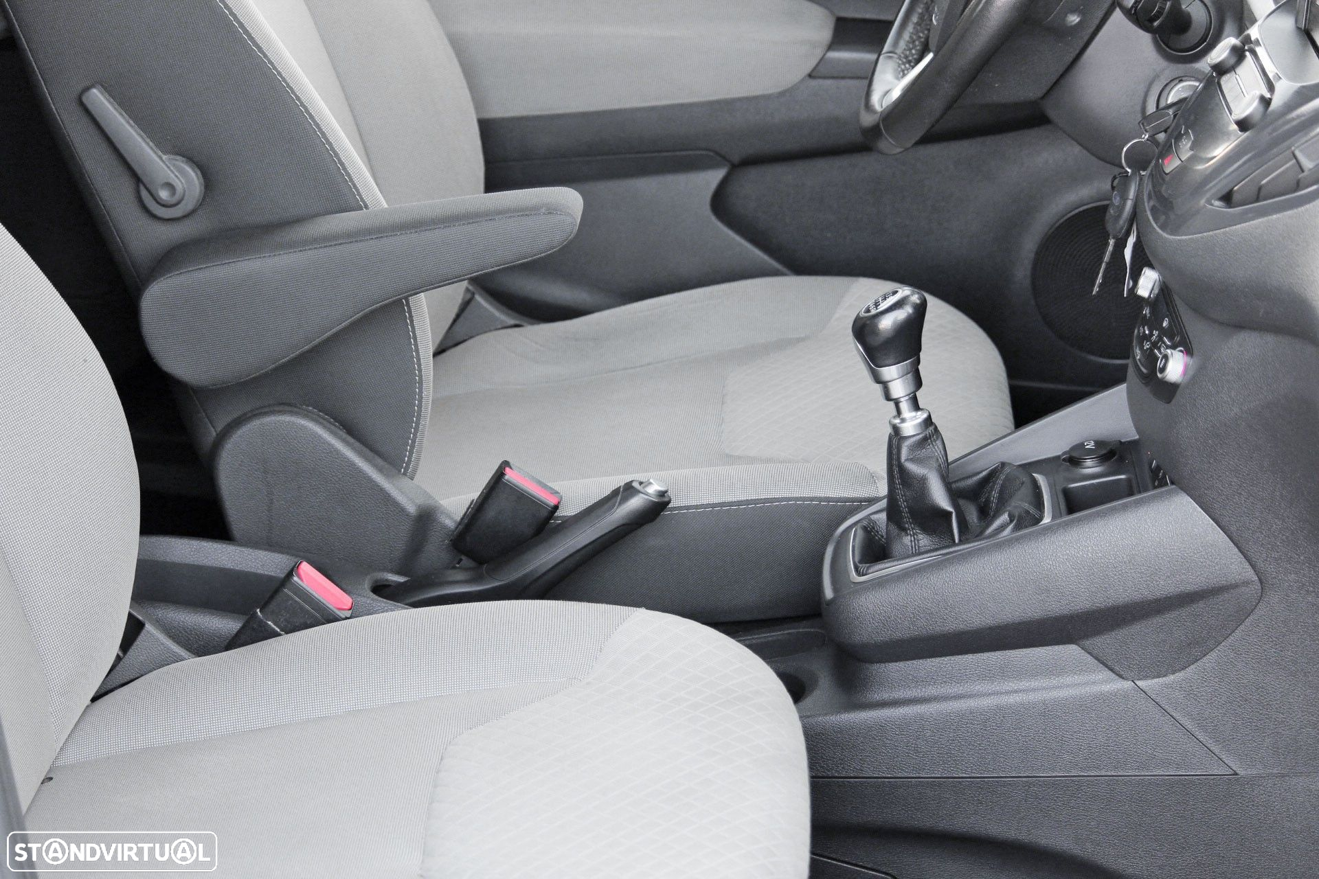 Ford Tourneo Courier 1.0 EcoBoost Titanium - 14