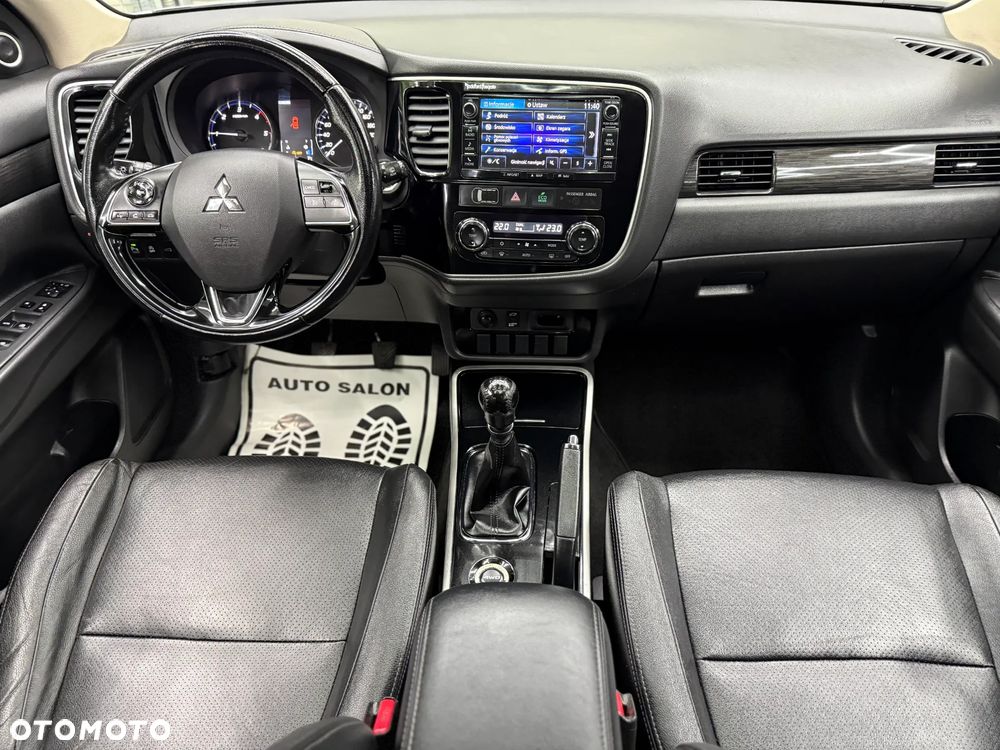 Mitsubishi Outlander 2.2 DI-D 4WD Intense - 35